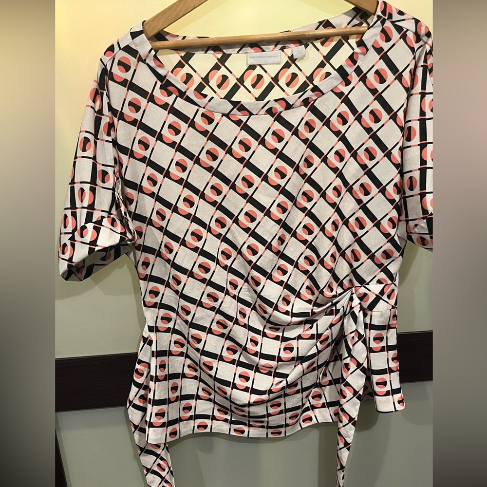 New York & Company Red Black Short Sleeve Tie Front Blouse